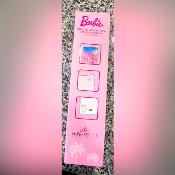Impressions Barbie LED Makeup Mirror Tri Fold with Magnification - Picture 8 of 13